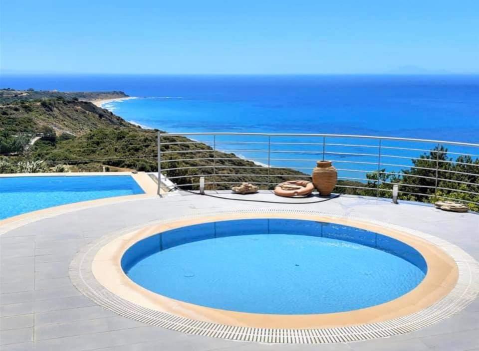 Kaminia Blu Villa Ratzaklíon Exteriör bild