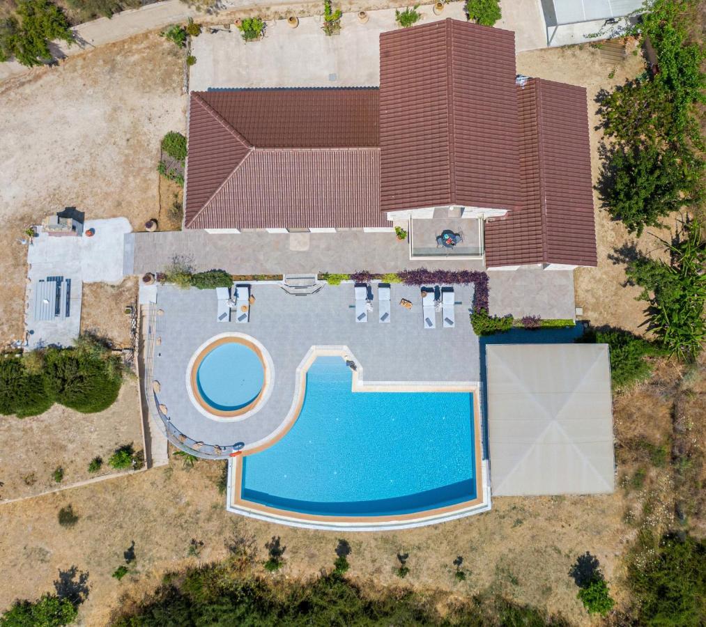 Kaminia Blu Villa Ratzaklíon Exteriör bild